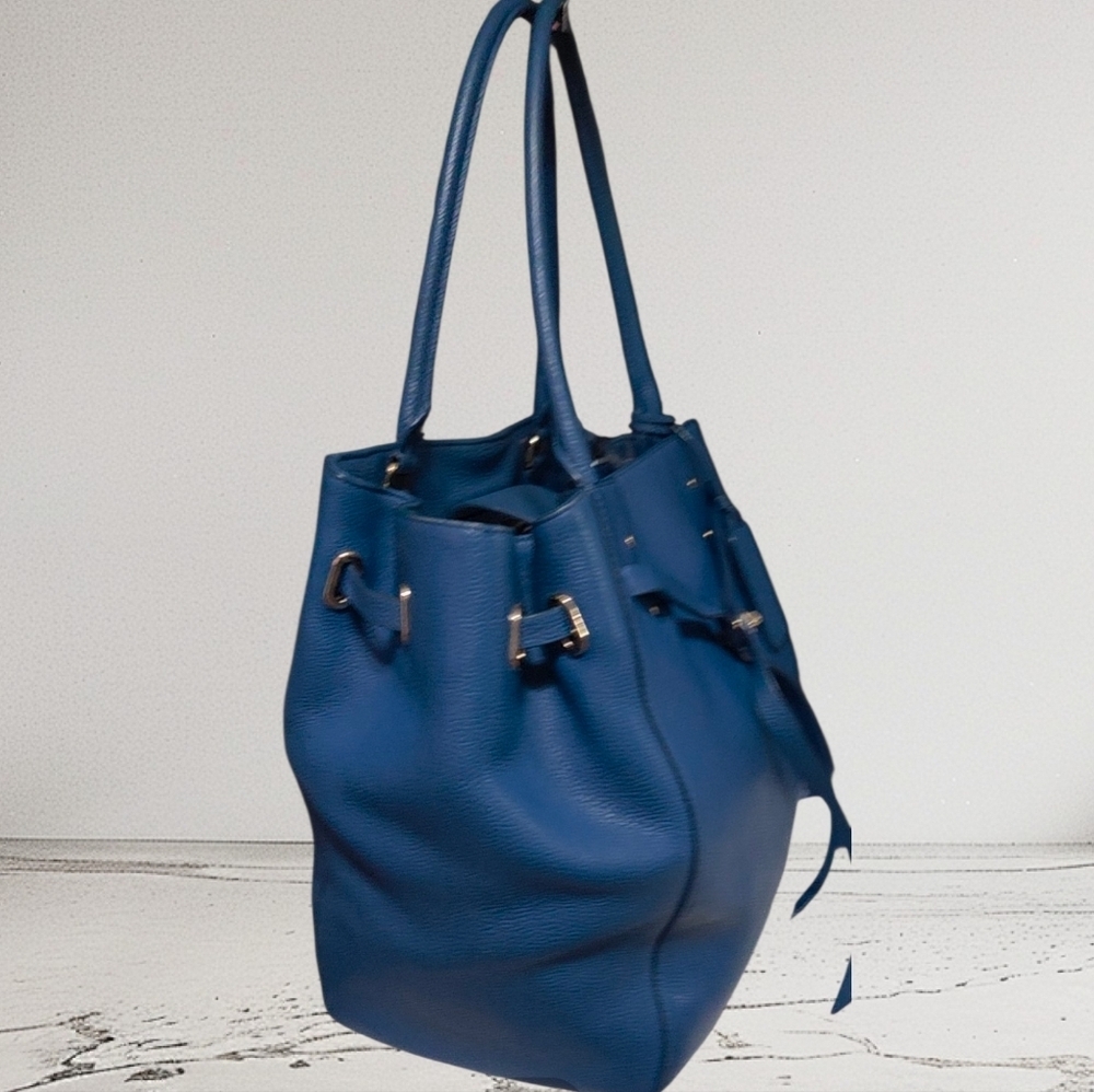 Authentic Coach Blue Pebble Leather Tie Turn-lock Shoulder Bag- EUC - Picture 4 of 9